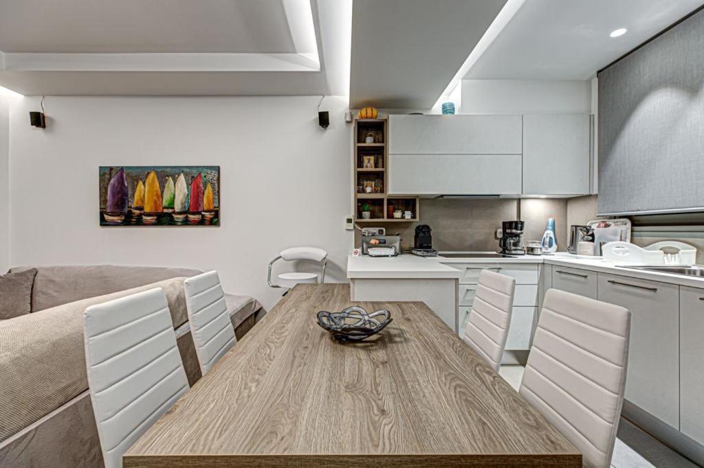 Deluxe & Modern Apartment In Athènes Extérieur photo